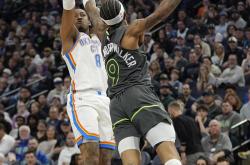 开云体育登录-湖人队防守端全面加强，对手难以得分