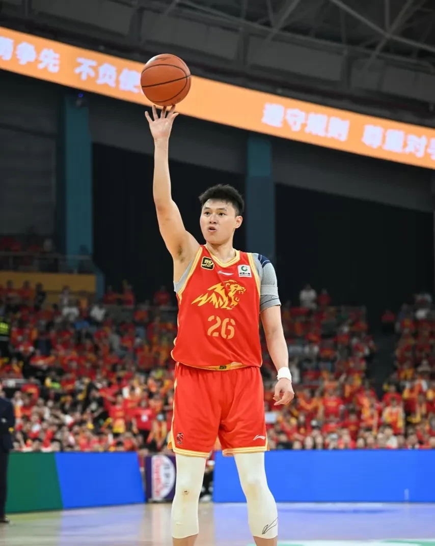 包含郭士强再度出山，为何许多球迷支持他？的词条