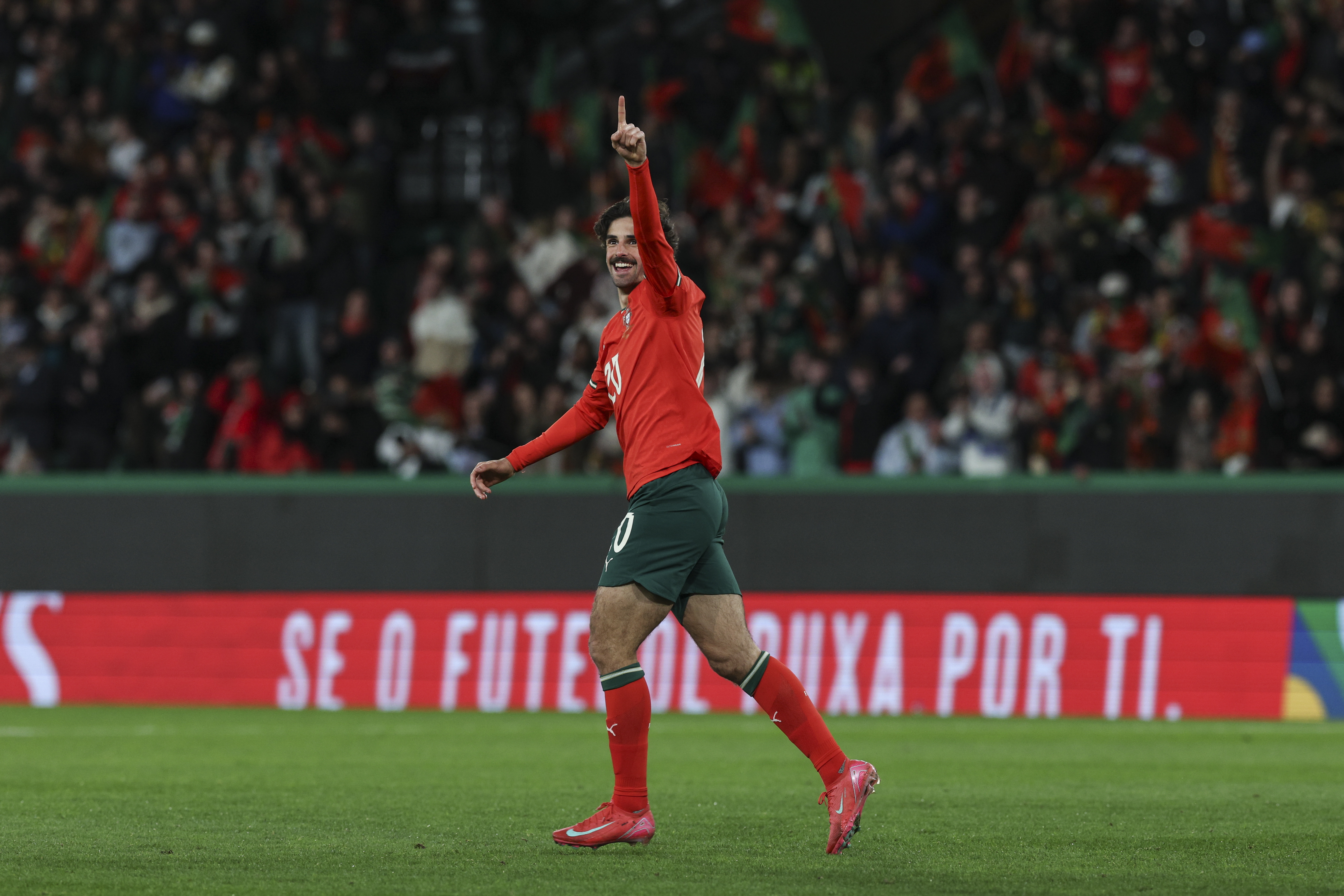 葡萄牙队士气高涨，赢得比赛