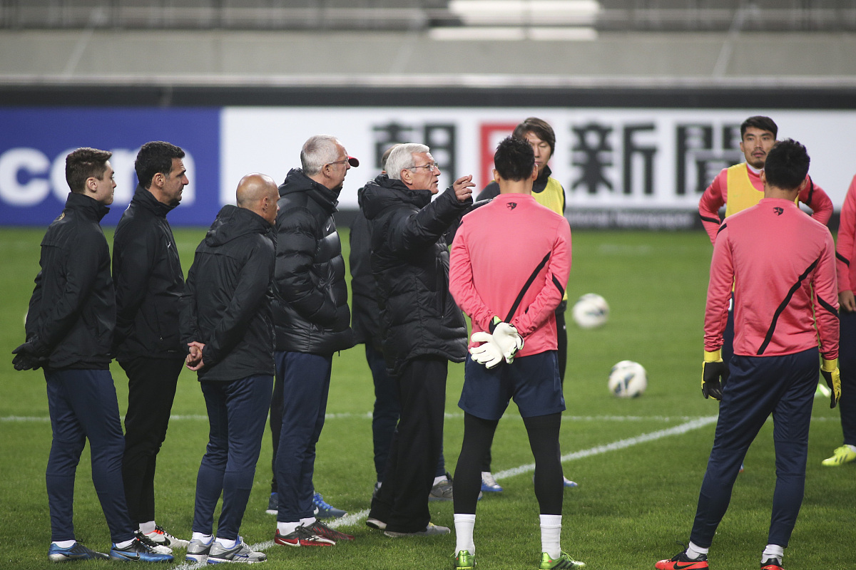 包含球队备战赛事,主教练谨慎制定战术策略的词条 包含球队备战赛事,主教练谨慎制定战术策略的词条