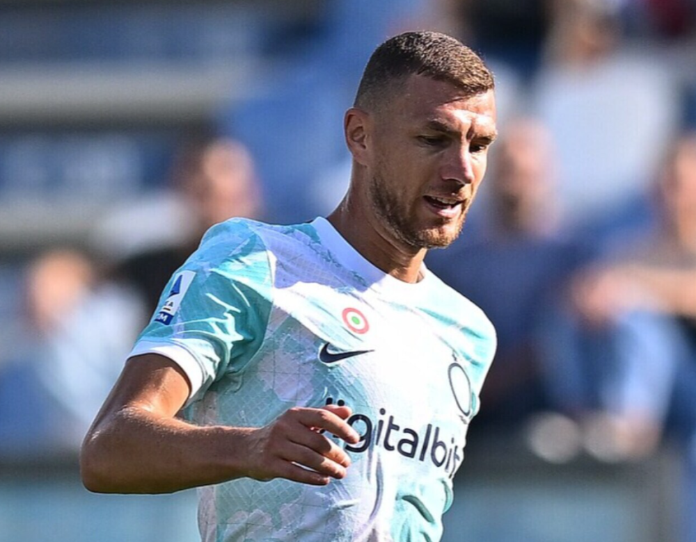 包含萨索洛遭遇连败，保级艰难路途漫长的词条