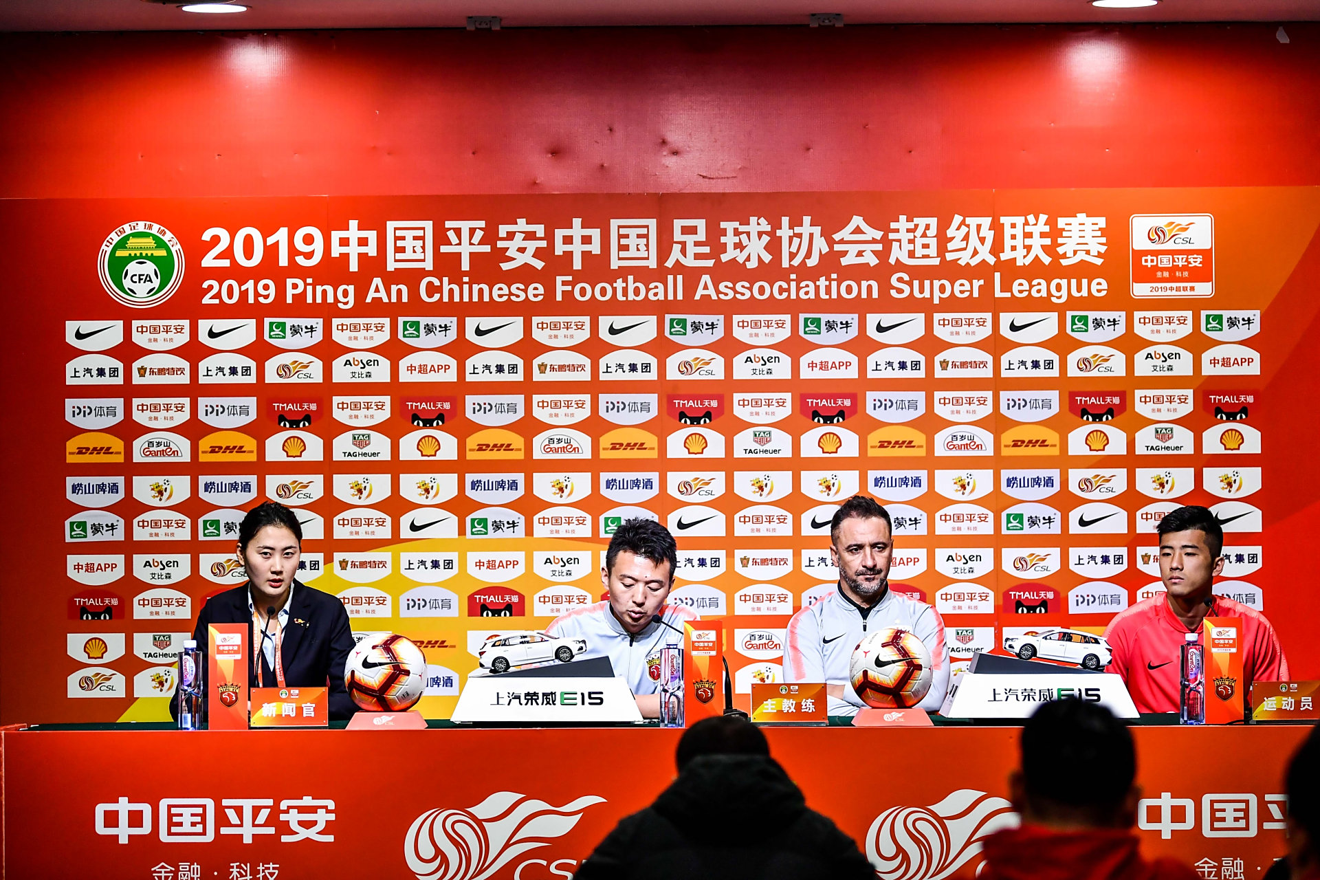 上海上港力争战胜大连一方，坚守主场稳定积分的简单介绍