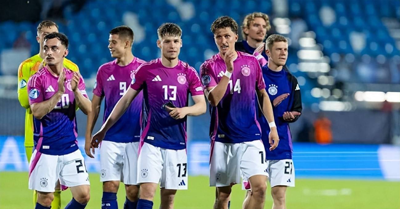 德甲豪门联赛继续角逐,争夺胜利 德甲豪门联赛继续角逐,争夺胜利