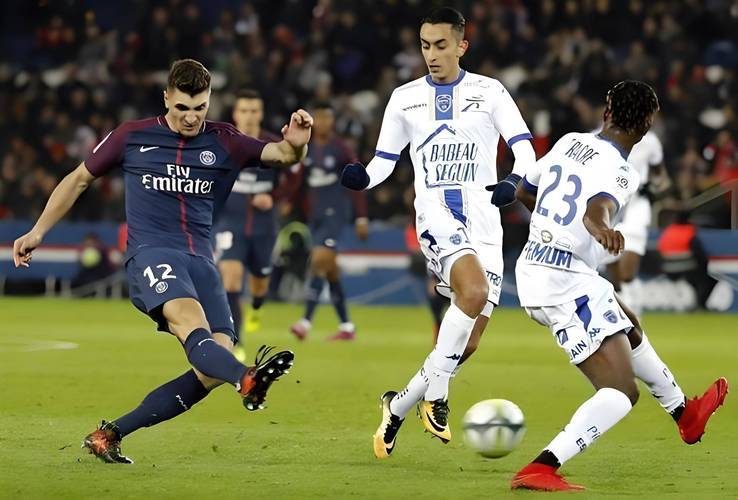 关于马赛惊险逆转，里昂主场被逼平的信息